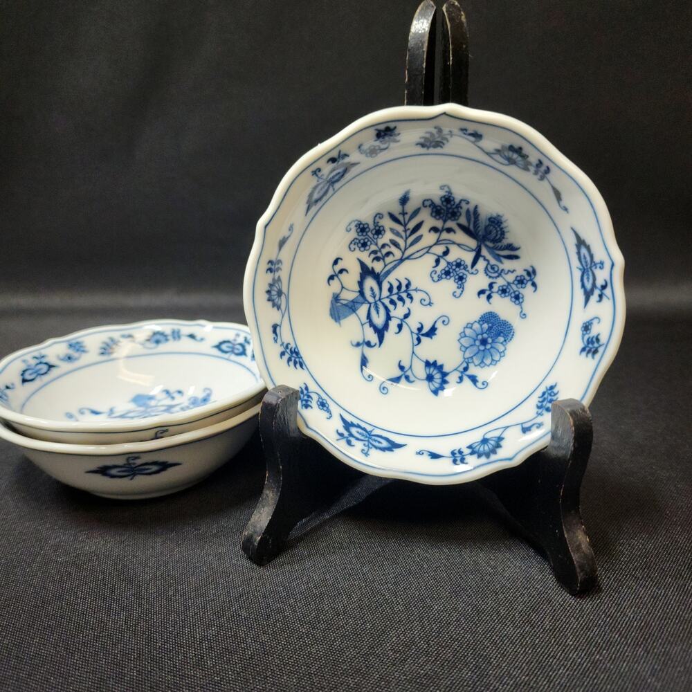 Lot Of 3 Vintage Blue Danube Small Fruit/Berry Bowls DISCONTINUED Onion Pattern